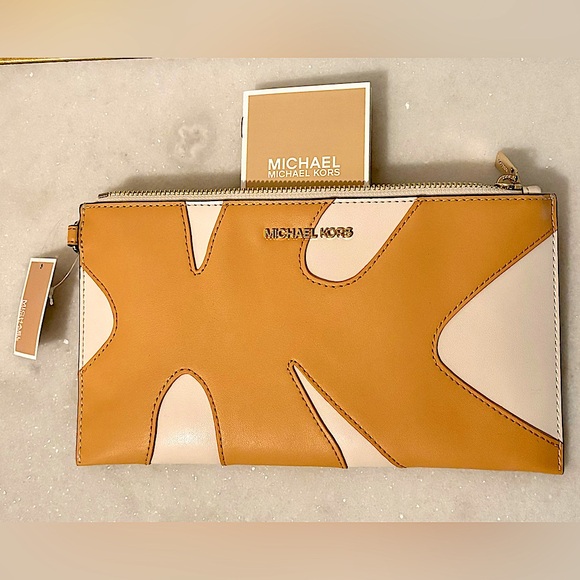 Michael Kors NEW Jet Set Travel Large Color-Block Wristlet White/Gold NWT - Picture 6 of 9